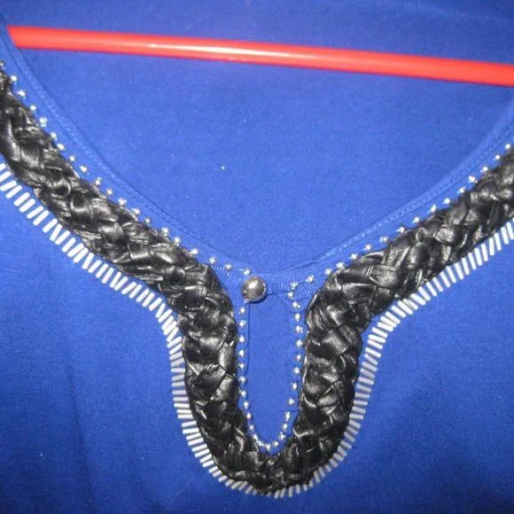 LADIES TOP - Picture 3 of 3